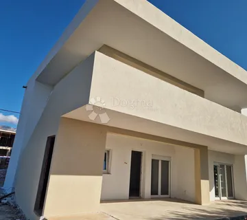 Maslenica, S1- novogradnja 650m od mora - cover