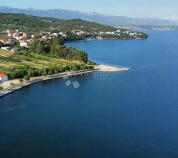 GRAĐEVINSKO ZEMLJIŠTE – PRVI RED DO MORA | POSEDARJE - cover