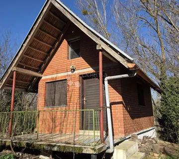 Vikendica Mišino brdo – ograđen posjed i šuma - cover