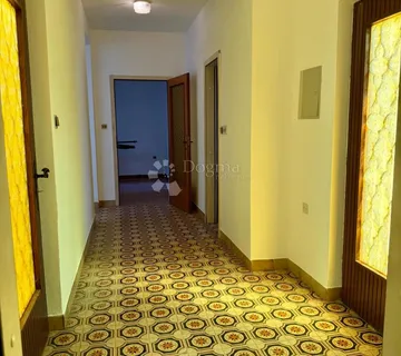 Idealna kuća za obiteljski život - cover