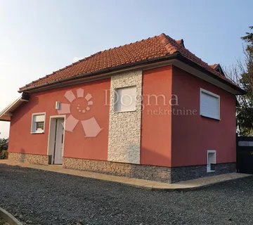 Predivna kuća za odmor obasjana divnim suncem - cover