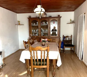 VODNJAN – kamena kuća s pomoćnom zgradom na velikoj parceli  - cover