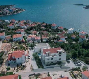 RAŽANJ - Rogoznica - građevinsko zemljište s otvorenim pogledom na more - cover