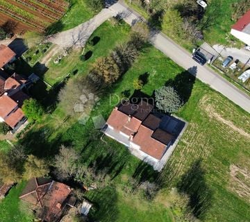  SAMO U NAŠOJ PONUDI! OBITELJSKA KUĆA SA 2 JEDINICE I GRAĐEVINSKIM ZEMLJIŠTEM - cover