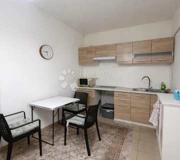 Pula - Dva odvojena stana ili jedan veliki dom - cover