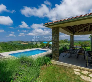 Vila s panoramskim pogledom na Istru - cover