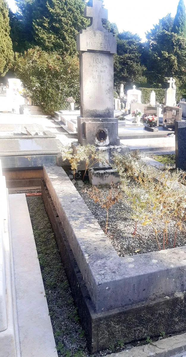 Grobnica na gradskom groblju Trsat - cover