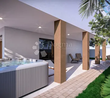 DIKLO-LUKSUZNI DVOETAŽNI STAN S VRTOM – 70 m OD MORA - cover