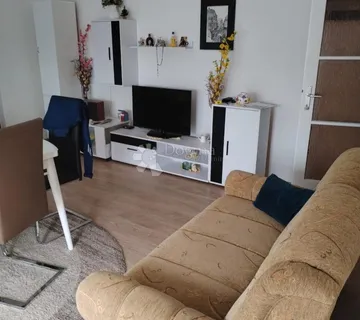 Odličan stan u centru Đurđenovca + balkon - cover