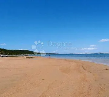 GRAĐEVINSKO ZEMLJIŠTE LJUBAČ S POGLEDOM NA MORE - cover