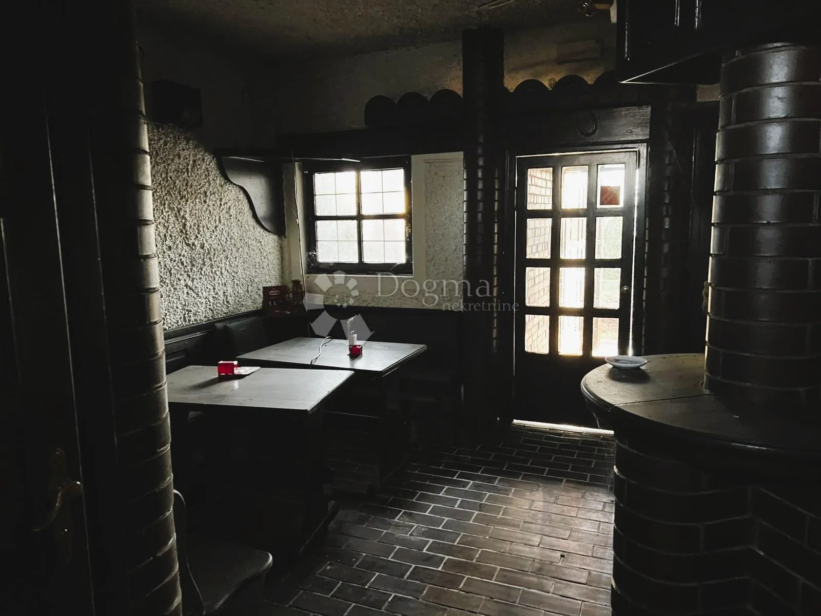 Prilika za investitore – kuća s poslovnim i stambenim prostorom u Gornjem Ladanju - cover