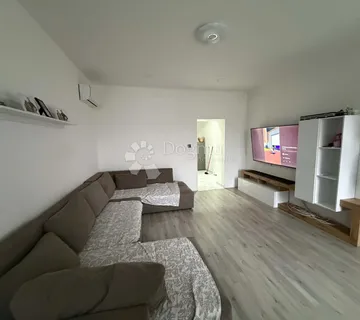 Obiteljska kuća u blizini Matulja - cover