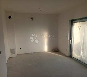 Moderan stan s pogledom na prirodu u mirnom dijelu Pule – 60 m², novogradnja - cover