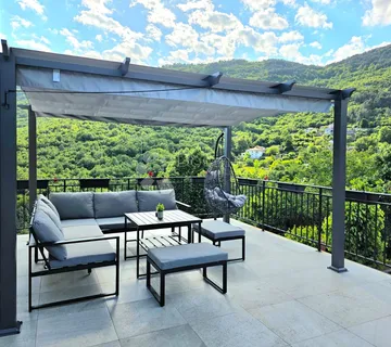 Adaptirana dvojna kuća, Mošćenička Draga - cover