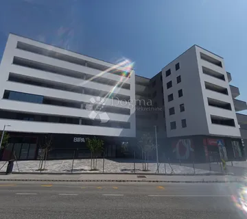 Garsonjera 40m2 sa garažnim PM (NOVO/USELJIVO) - cover