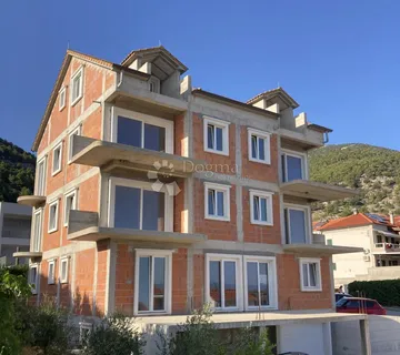 KUĆA U IZGRADNJI NA JEDINSTVENOJ LOKACIJI NA BRAČU! - cover