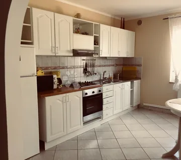 Stan za najam za 4 osobe - 94 m2 Kaštanjer - cover