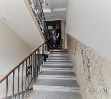 CENTAR, 120 M2 SA LIFTOM I PARKIRNIM MJESTOM - cover