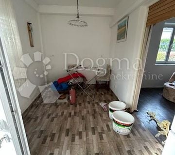 Dva apartmana u privatnoj kući - cover