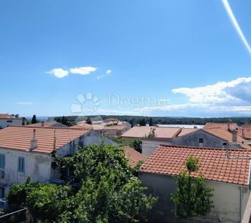 PUNAT - KUĆA S OKUĆNICOM, 200 M OD MORA - cover
