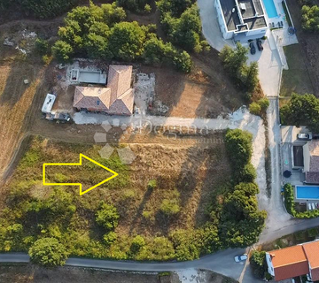 TOP ZEMLJIŠTE S PRAVOMOĆNOM GRAĐEVINSKOM DOZVOLOM - cover
