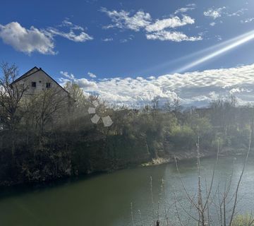 Kuća za obnovu u centru grada na savršenoj lokaciji - cover