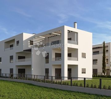 PENTHOUSE NA 2.KATU MODERNE NOVOGRADNJE BLIZU MORA! - cover