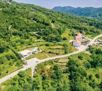 Atraktivna parcela s tri izvora vode, 11700 m2 - cover