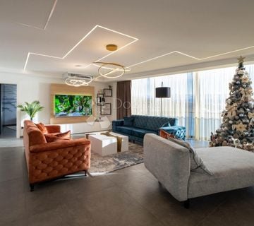 OPATIJA Ekskluzivna nekretnina 227m2-s nevjerojatnim pogledom na Opatiju - cover