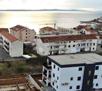  Apartman s vrtom u blizini plaže  - cover