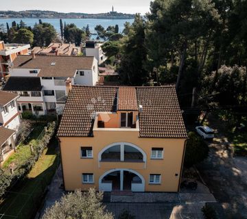 APARTMANSKA KUĆA U ROVINJU, 200 METARA OD MORA - cover