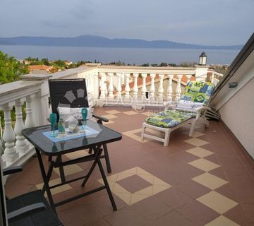 OTOK KRK-Kuća s tri stambene jedinice i garažom - cover