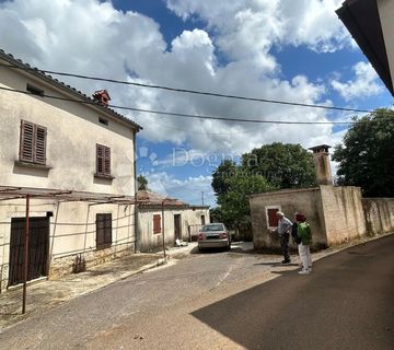  Kuća za Renovaciju s Građevinskim Zemljištem - Barban - cover