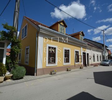 Predivna uređena starinska kuća u samom centru Zeline - cover