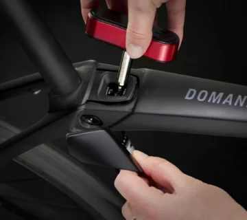 Bicikl Trek Domane SL 5 Gen 4 2024 Deep Smoke - cover