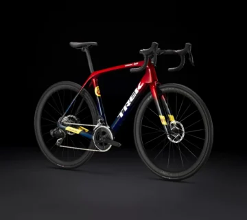 Bicikl Trek Domane SLR 6 AXS Gen 4 2024 Red Smoke'Blue Smoke Fade - cover