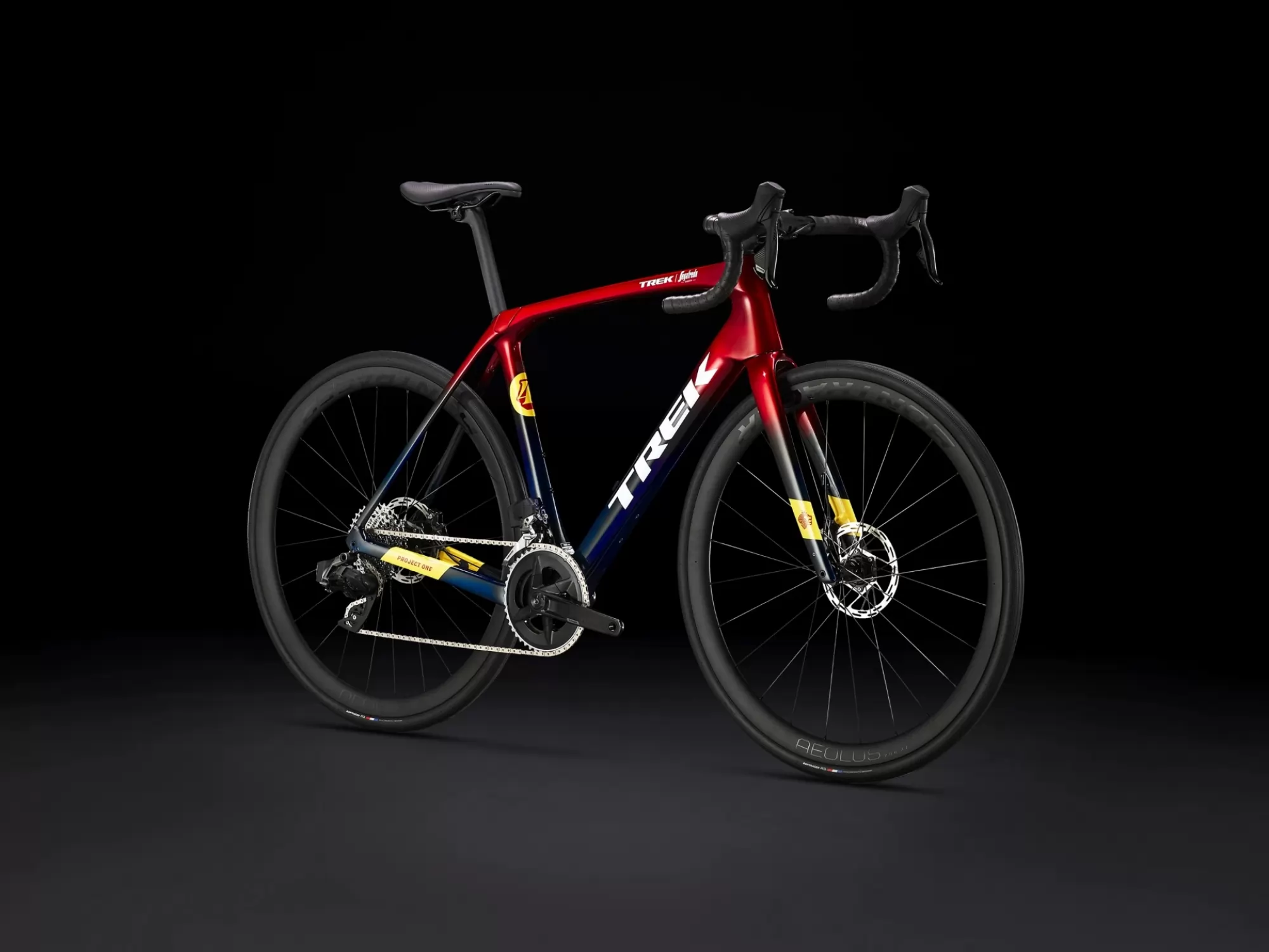 domane-slr-6-axs-gen-4-2024-red-smoke-blue-smoke-fade-37577-1701811383689