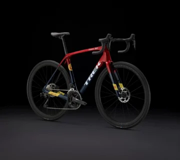 Bicikl Trek Domane SLR 6 Gen 4 2024 Red Smoke'Blue Smoke Fade - cover