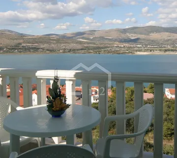 Dvosoban Stan - Pogled I Parking - Mastrinka, Trogir