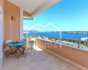 KOMFORAN PENTHOUSE SPEKTAKULARAN POGLED - cover