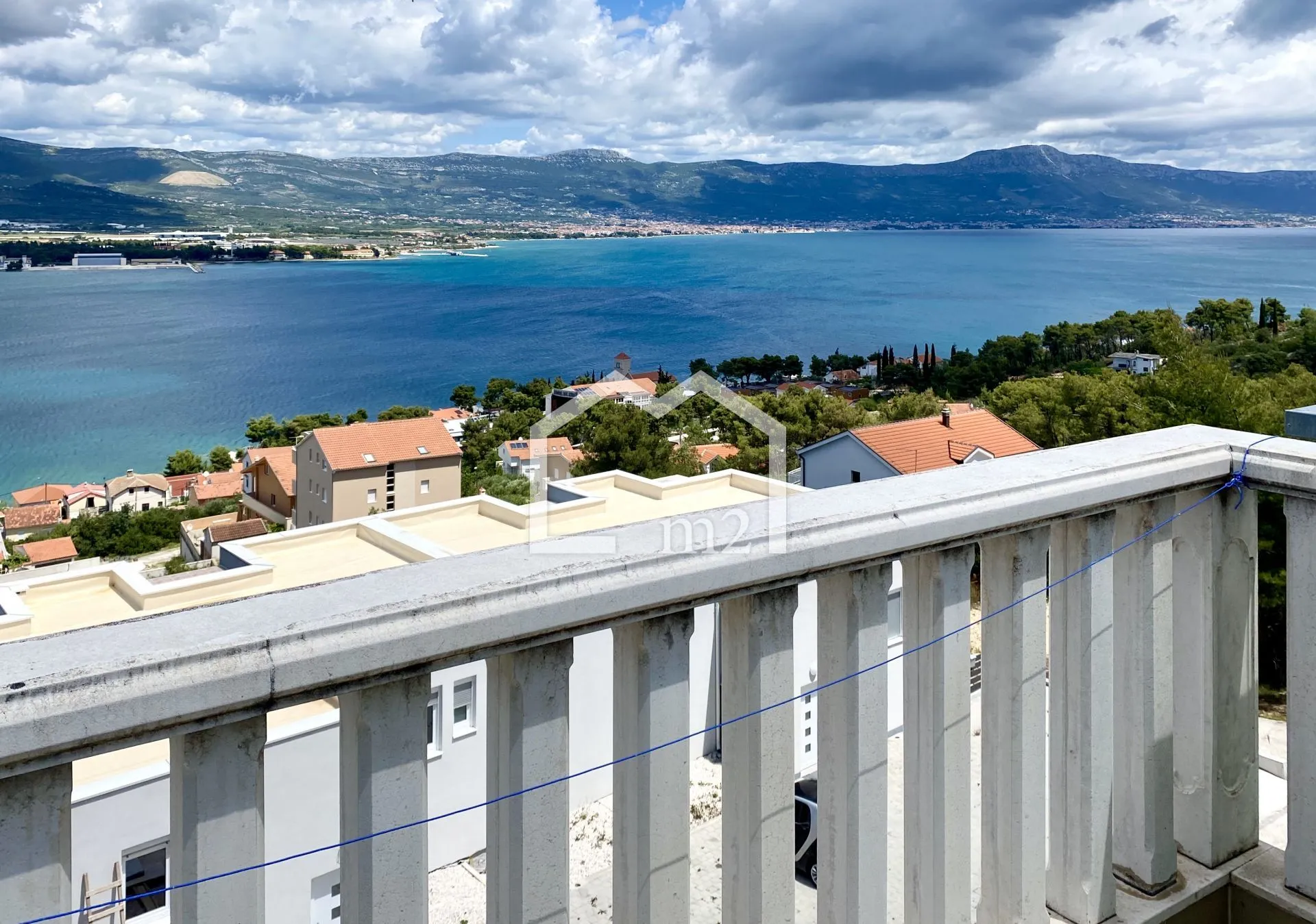 DVOSOBAN STAN -  POGLED I PARKING - cover