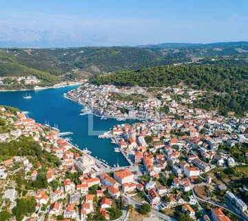 Ekskluzivna prodaja Građevinska parcela 2000 m2 - otok Brač - Pučišća