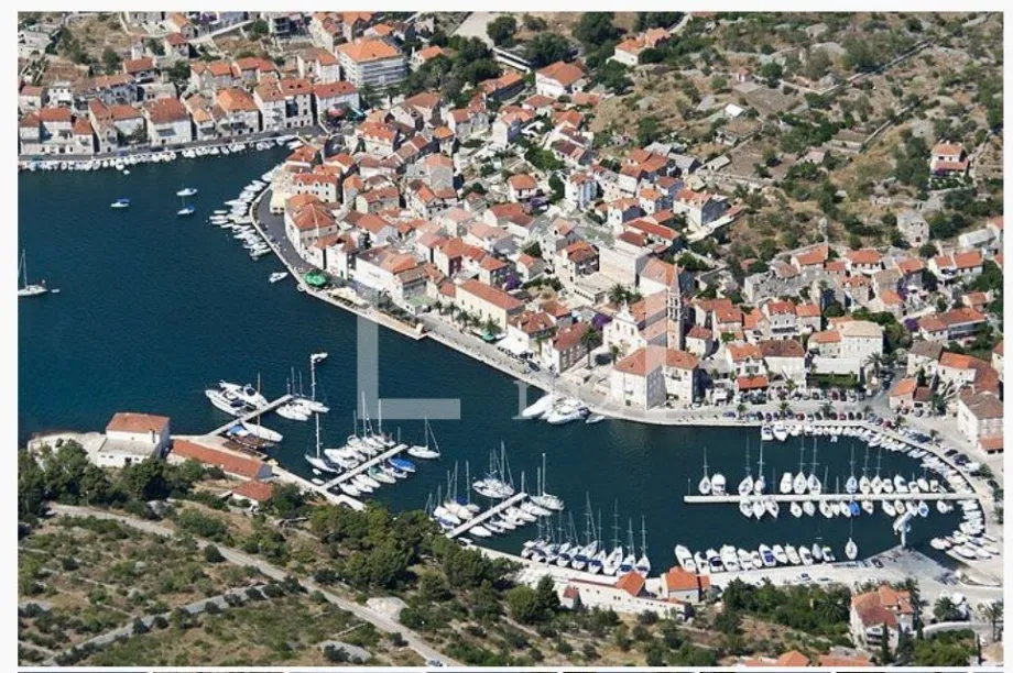 Zemljište: Milna, 2300.00 m2 - cover