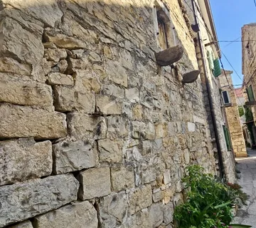 KUĆICA ZA REKONSTRUKCIJU - cover