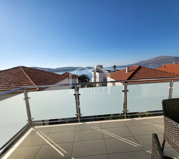 APARTMANSKA KUĆA - BLIZINA MORA - cover