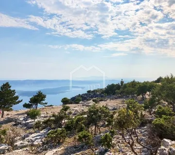 Pražnica - Poljoprivredno Zemljište - Pražnica, Pučišća