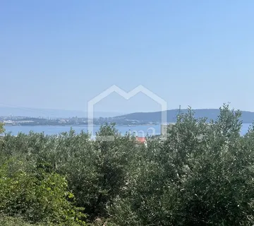 POLJOPRIVREDNO ZEMLJIŠTE KAŠTEL SUĆRAC - cover
