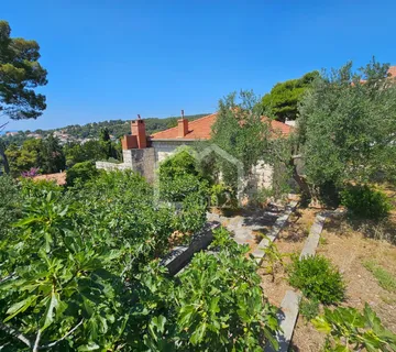BRAČ,SUMARTIN-PREKRASAN POGLED - cover