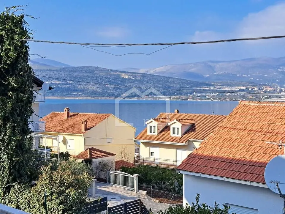SAMOSTOJEĆA KUĆA POGLED I BLIZINA MORA - cover