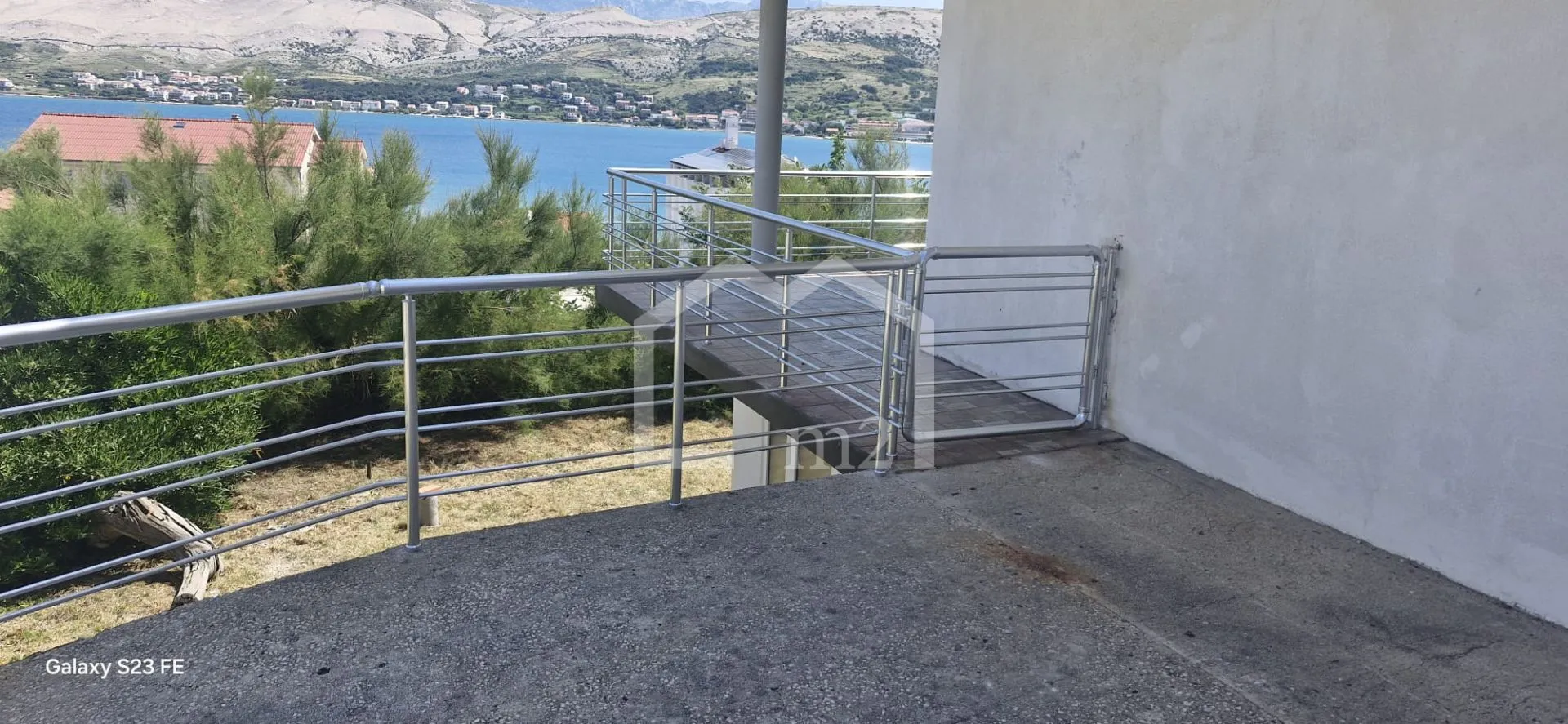 OTVOREN POGLED-APARTMANSKA KUĆA - cover